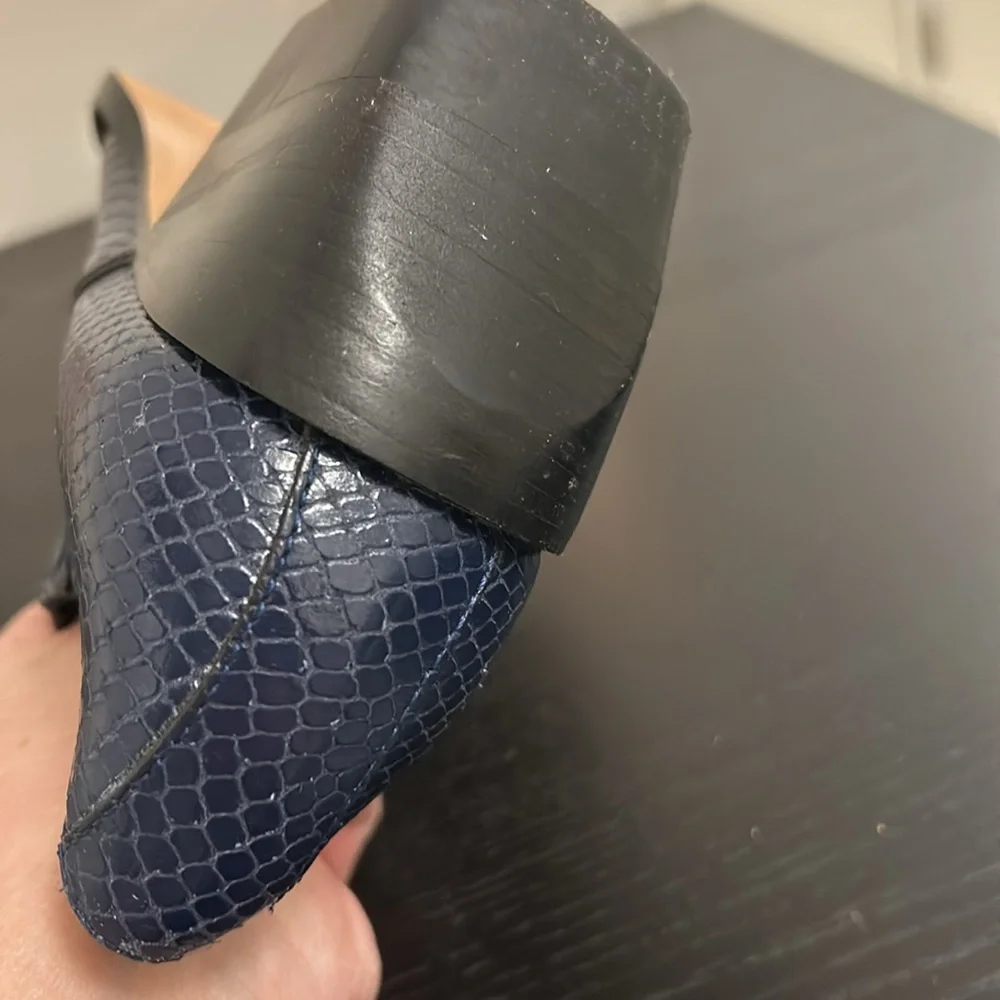 Chloe Elegant Blue Textured Shoes - Picture 9 of 15